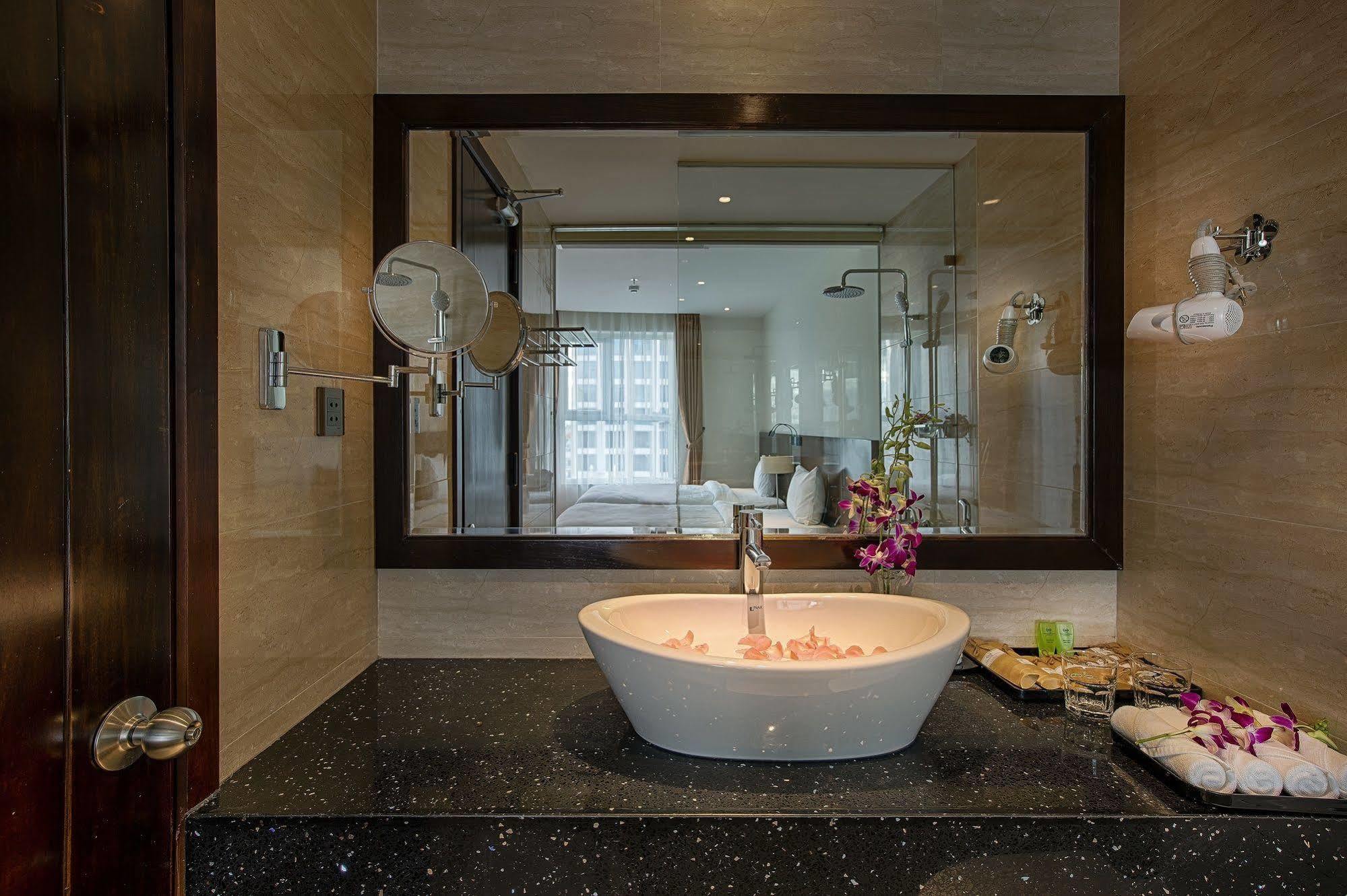 Sofia Suite Hotel Danang מראה חיצוני תמונה